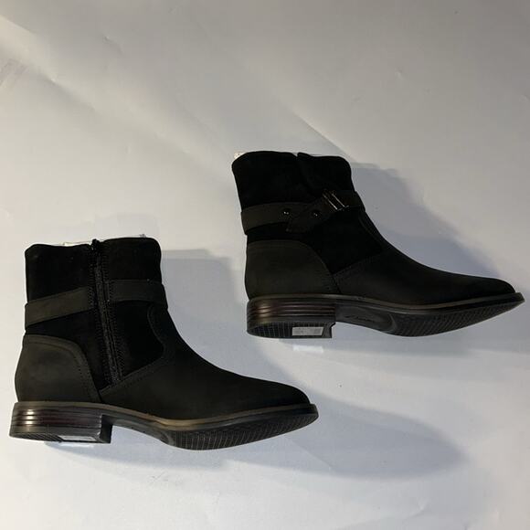 CLEARANCE NIB Clarks Women's Camzin Strap Fashion Boot Black Size 6.5 M - Picture 5 of 8